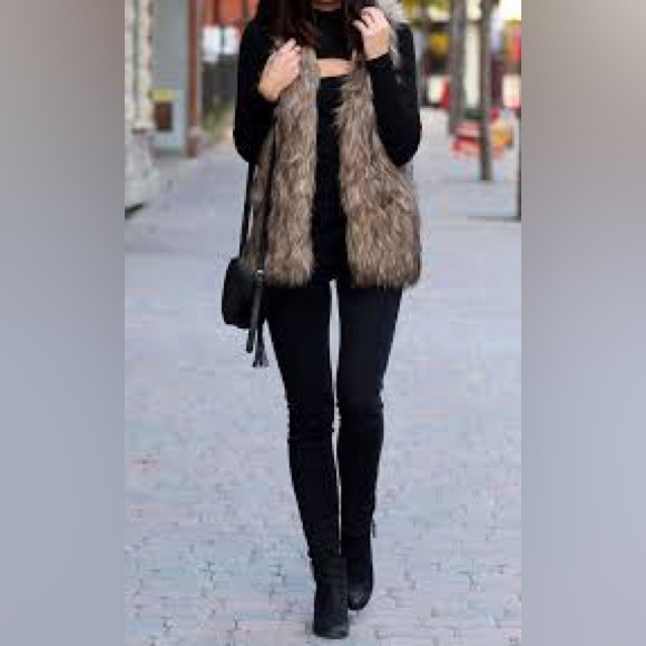 Dynamite Faux Fur Vest - Picture 1 of 8